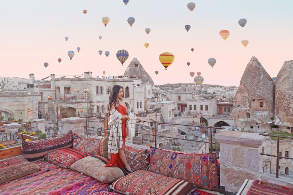 Hot air balloon ride Dubai budget options
